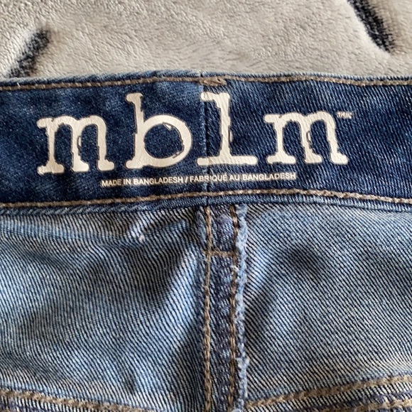 Distressed jeans - Picture 3 of 5